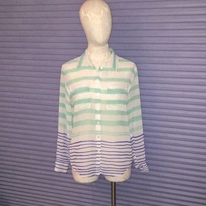 Two by Vince Camuto blouse size medium!